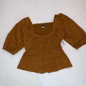 New With Tags Old Navy Women’s size XS Brown Blouse Stretchy Back. Button Front